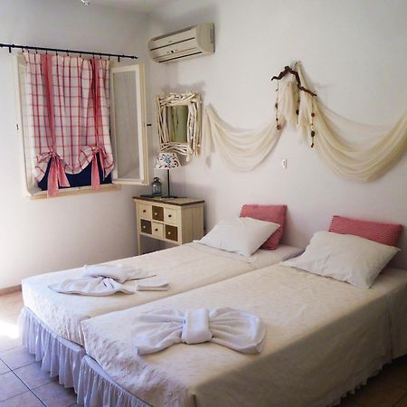 Plori Studios And Apartments Aegiali Extérieur photo