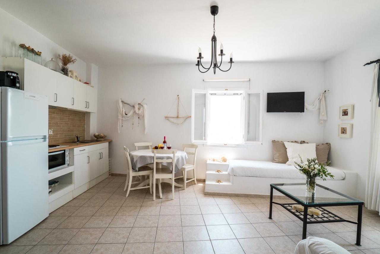 Plori Studios And Apartments Aegiali Extérieur photo